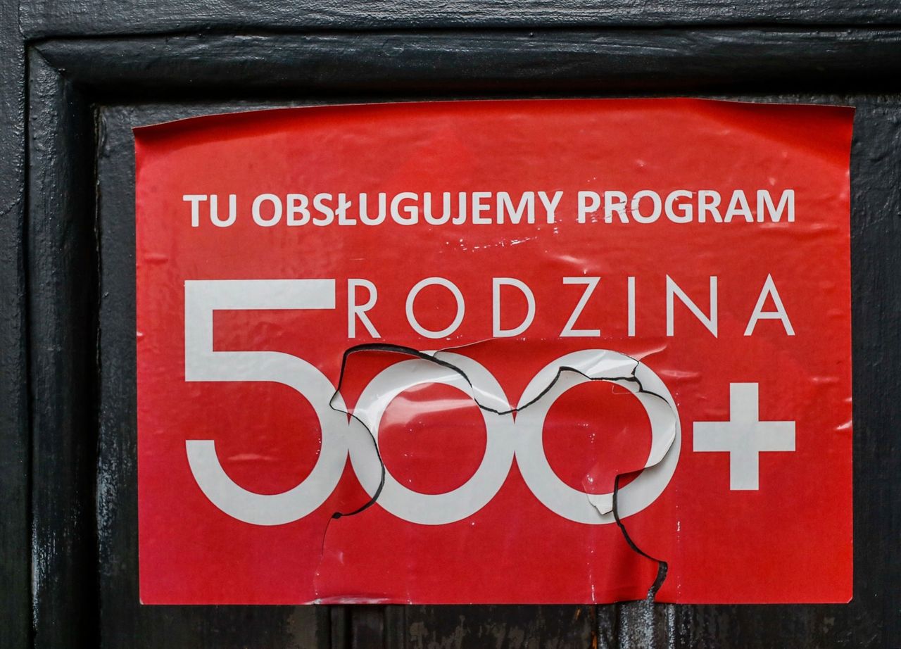 500+ na każde dziecko. Koszt programu to 2,5 tys. zł rocznie na każdego pracującego