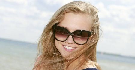 Agnieszka Kaczorowska w marynarskim stylu wypoczywa nad morzem [zdjęcia]
