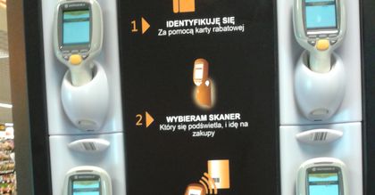 Klient zastępuje kasjera