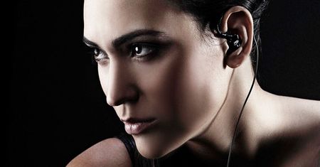 Test MEE audio M6P – solidnych słuchawek sportowych w dobrej cenie