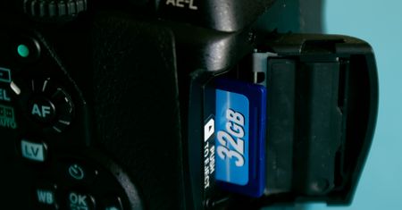 Transcend Wi-Fi SD Card — dla miłośników bezsensownego przesyłania danych