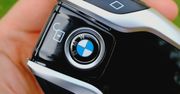 Test kluczyków do BMW, dzięki którym samochód zaparkuje się sam