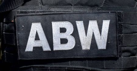 Agencja Bezpieczeństwa Wewnętrznego wkracza do siedziby Orlenu w sprawie zaniżania cen paliw