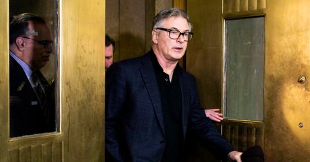 Alec Baldwin oczyszczony z zarzutów w strzelaninie do Halyny Hutchins