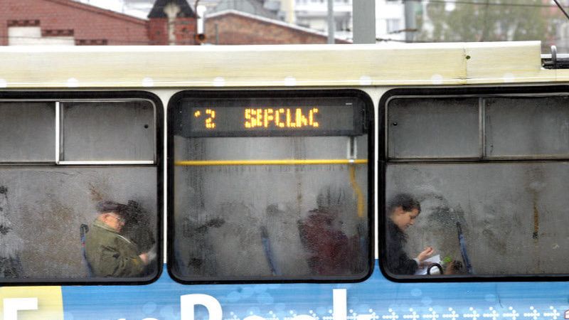 Tylko wrocławianie muszą marznąć w tramwajach