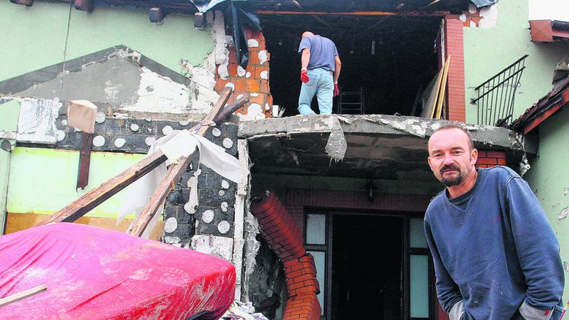 Trąba powietrzna zniszczyła w 2008 r. wiele domów w Kalinie