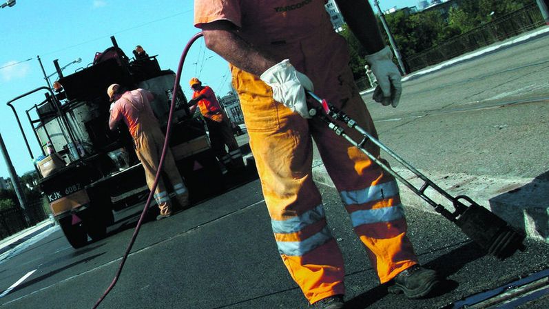 Latem stołeczne ulice czekają remonty, a kierowców korki