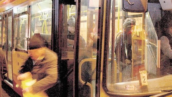 Adrian O. szalał z tasakiem w autobusie nocnym