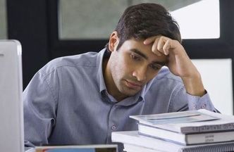 Losują komu wypłacą pensje