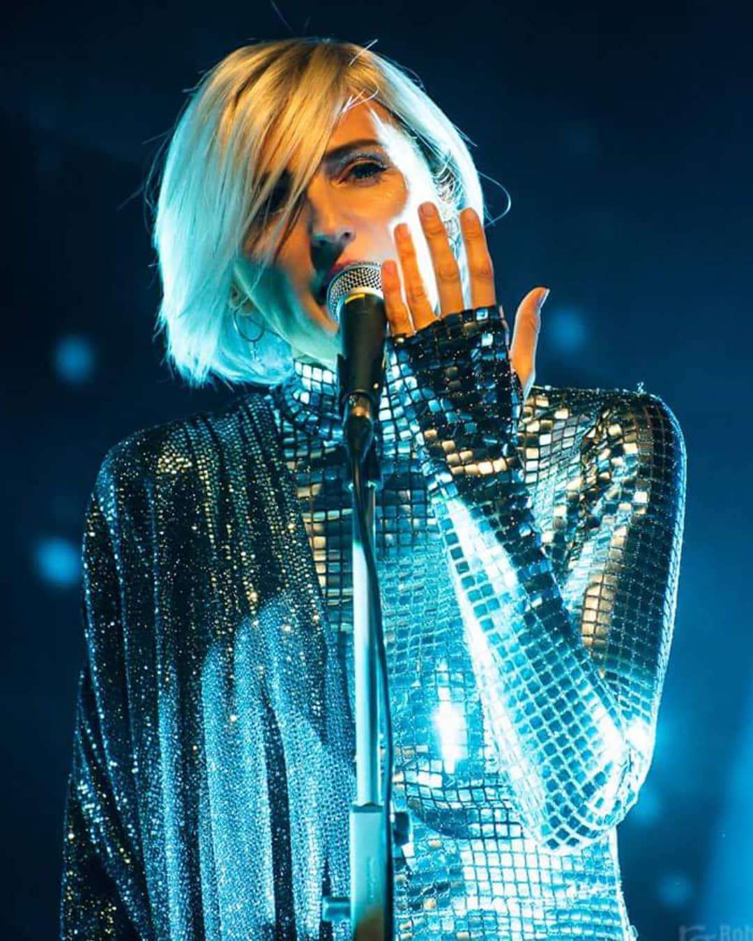 Reni Jusis i Taylor Swift w podobnych kreacjach