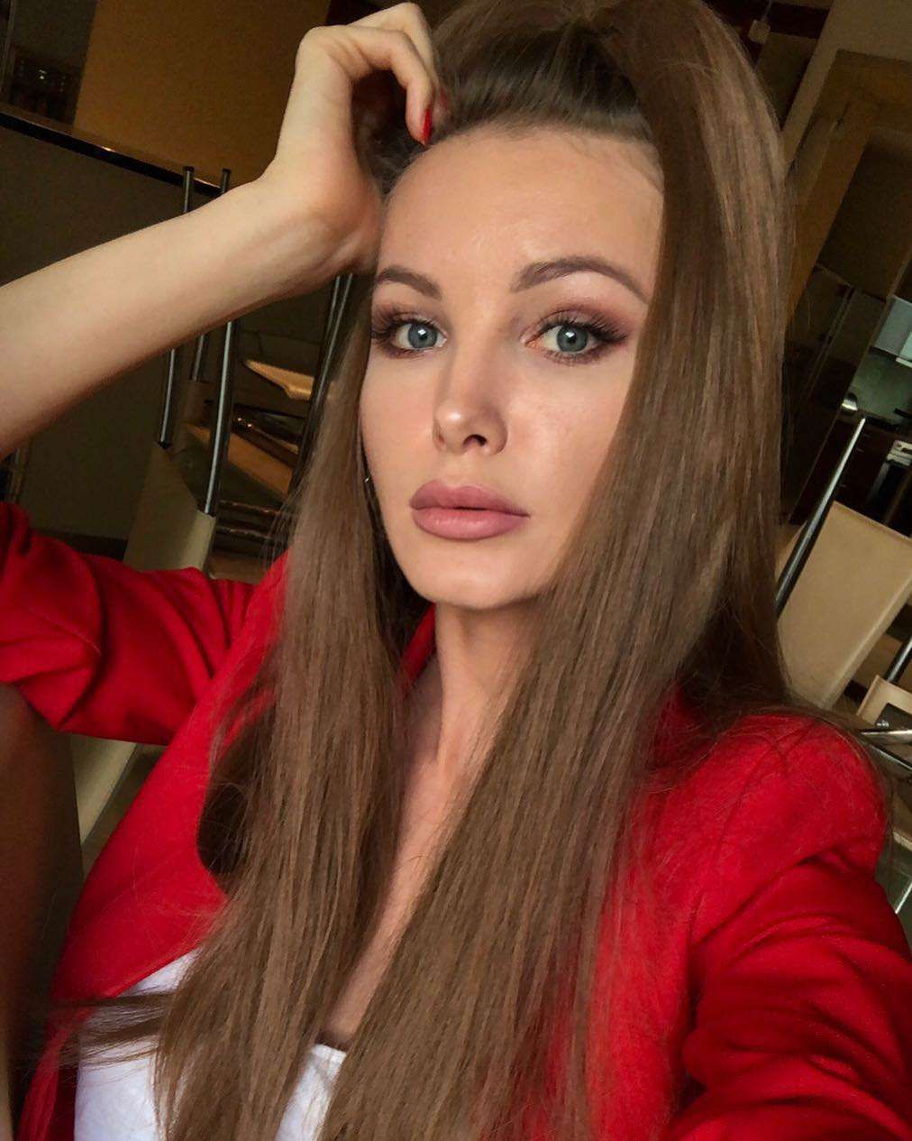 Roxi Gaska zmieniła kolor włosów - jest teraz brunetką