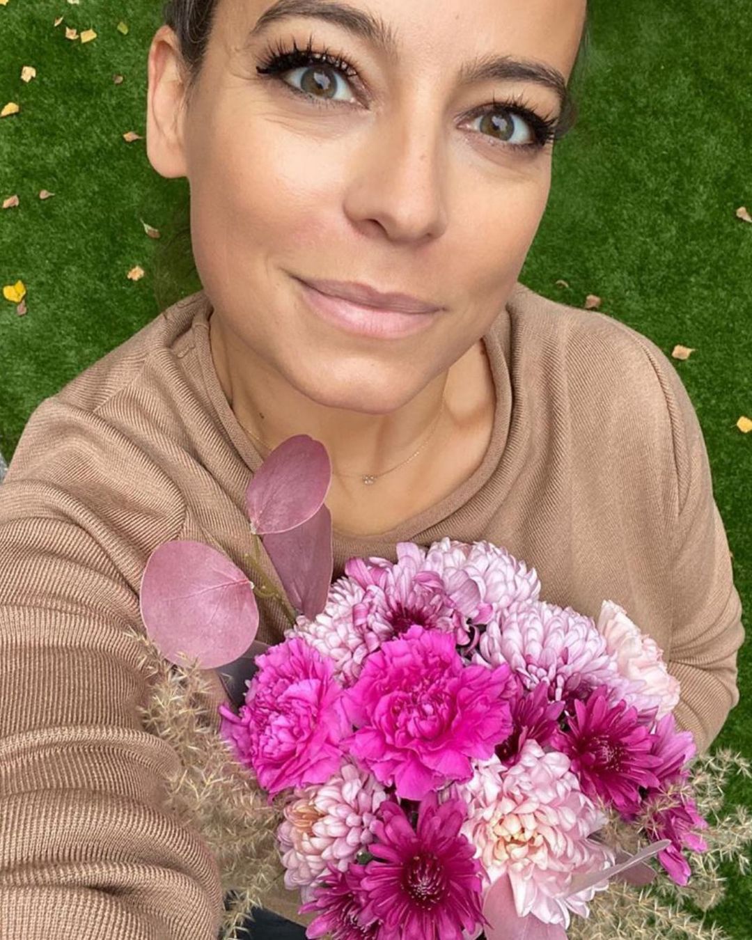 Anna Mucha - Gwiazdy wspierają akcję "Kup pan chryzantemę