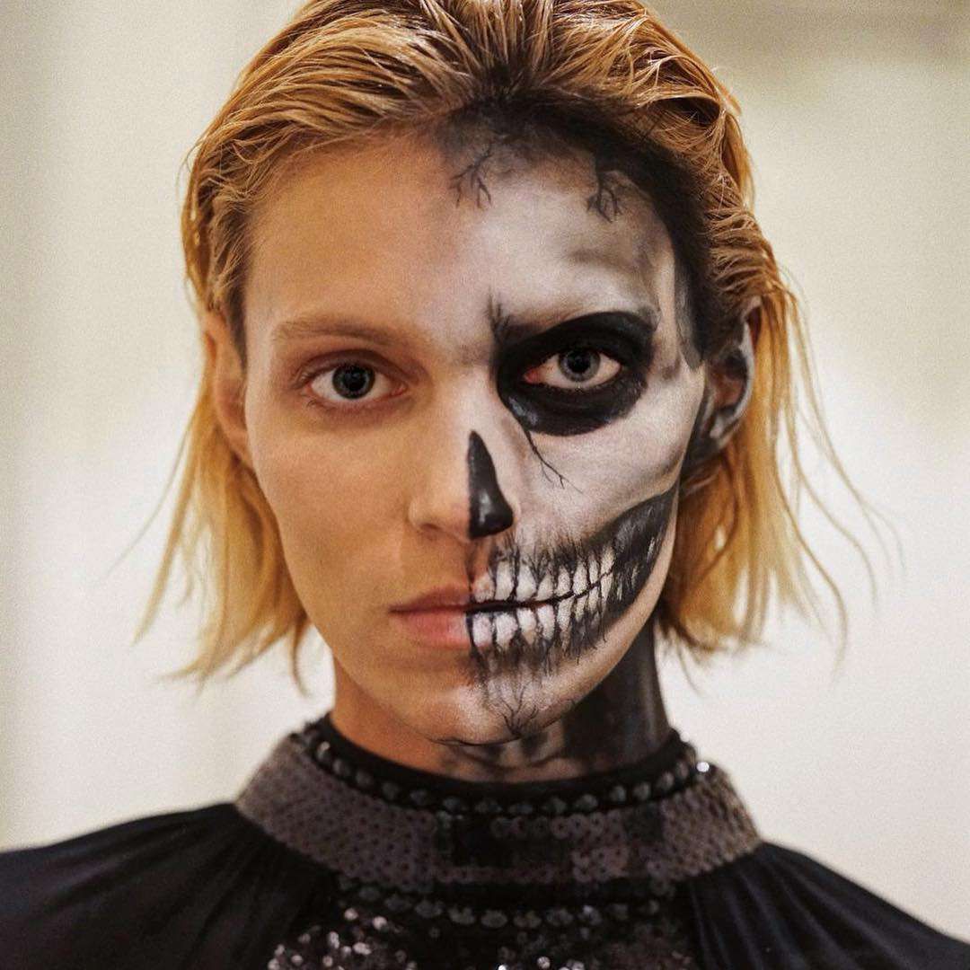 Anja Rubik wygląda jak śmierć