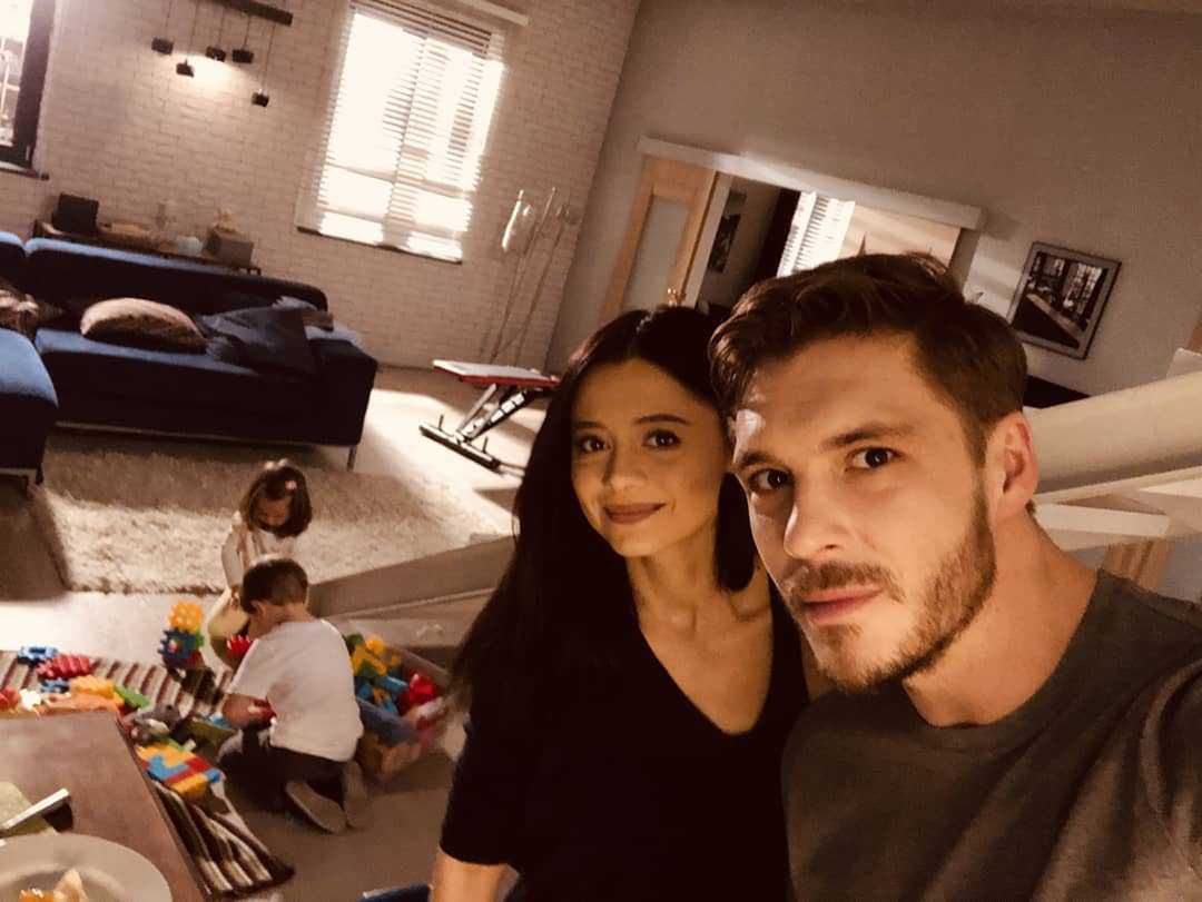 Mikołaj Ronzerski i Adriana Kalska na planie M jak miłość