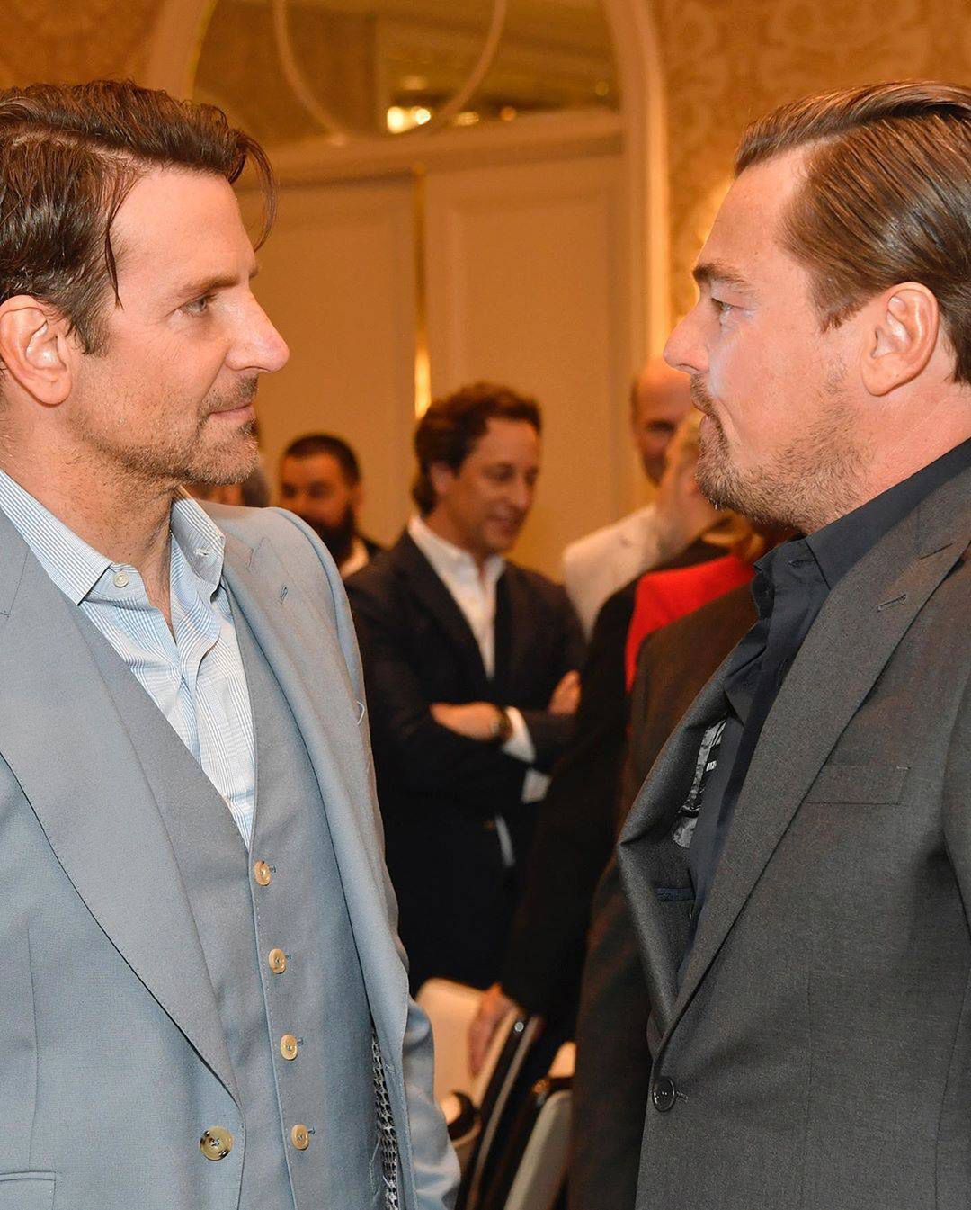Bradley Cooper i Leonardo Di Caprio podczas AFI Awards