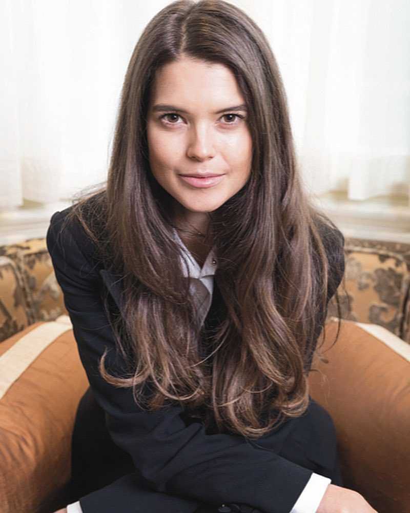 Książę Harry zdradził Meghan Markle z Sarą Ann Macklin,