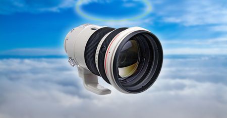 Canon zaczyna wycofywać ze sprzedaży obiektywy do lustrzanek. O czym to świadczy?