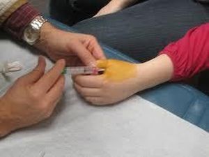 Czipy wszczepiane pod skórę? Kto się zdecyduje?