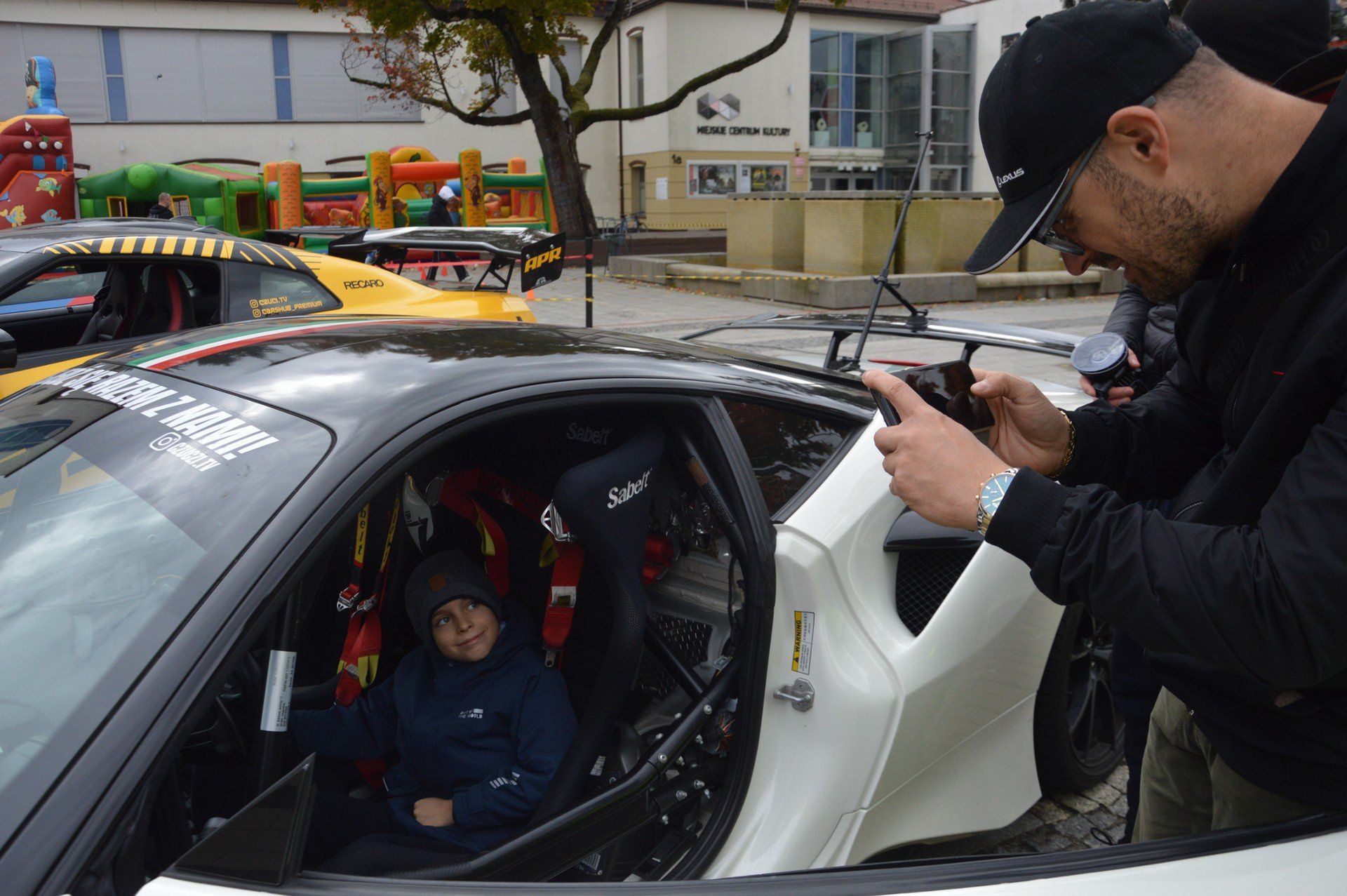 Lamborghini, McLaren, Ferrari i Nissan GT, czyli motoryzacyjne marzenia przyjechały do Bełchatowa!