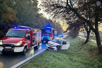 Tarnowskie Góry: Utrudnienia na DK11 po zderzeniu auta i ciężarówki