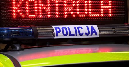 104 km/h w terenie zabudowanym. Kierowca forda stracił prawo jazdy i dostał 3000 zł mandatu