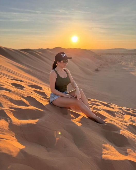Katarzyna Cichopek pozuje w szortach na pustyni 