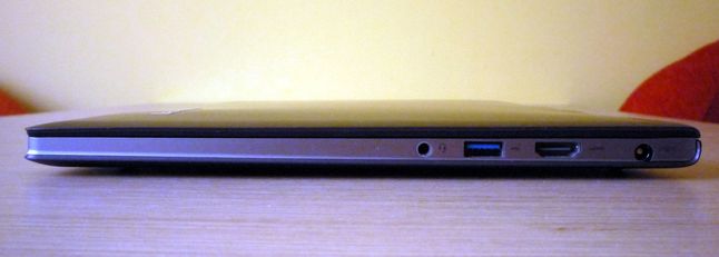 Lenovo IdeaPad U300s - ścianka prawa (audio in/out, USB 3.0, HDMI, zasilanie)