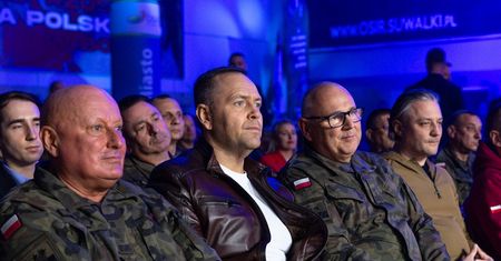 Boks i wojskowe tradycje. Karol Nawrocki na mistrzostwach