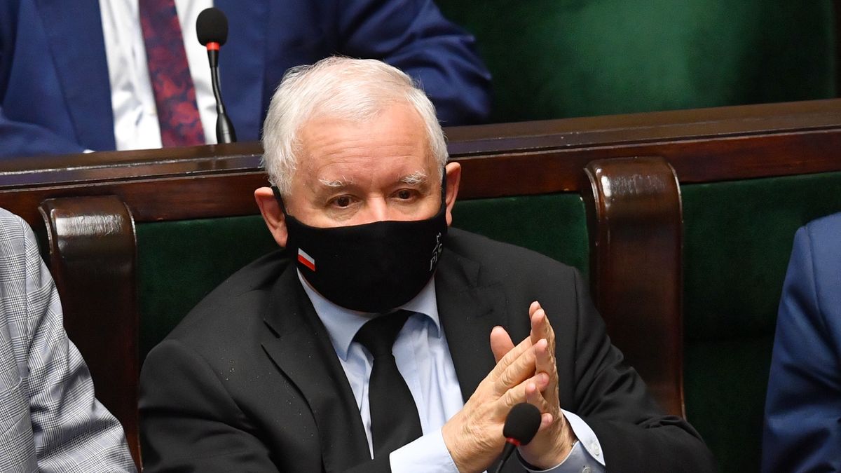 Prezes PiS Jarosław Kaczyński ma powody do zadowolenia