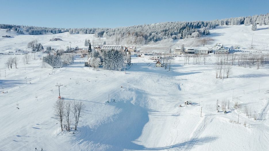 OtwieraMY. Ruszają zajęcia w Zieleniec SKI Arena. Wyciągi nie dla każdego