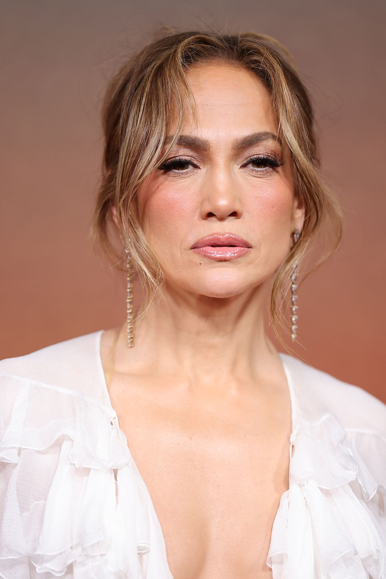 Jennifer Lopez "cries all the time" in the face of marriage crisis