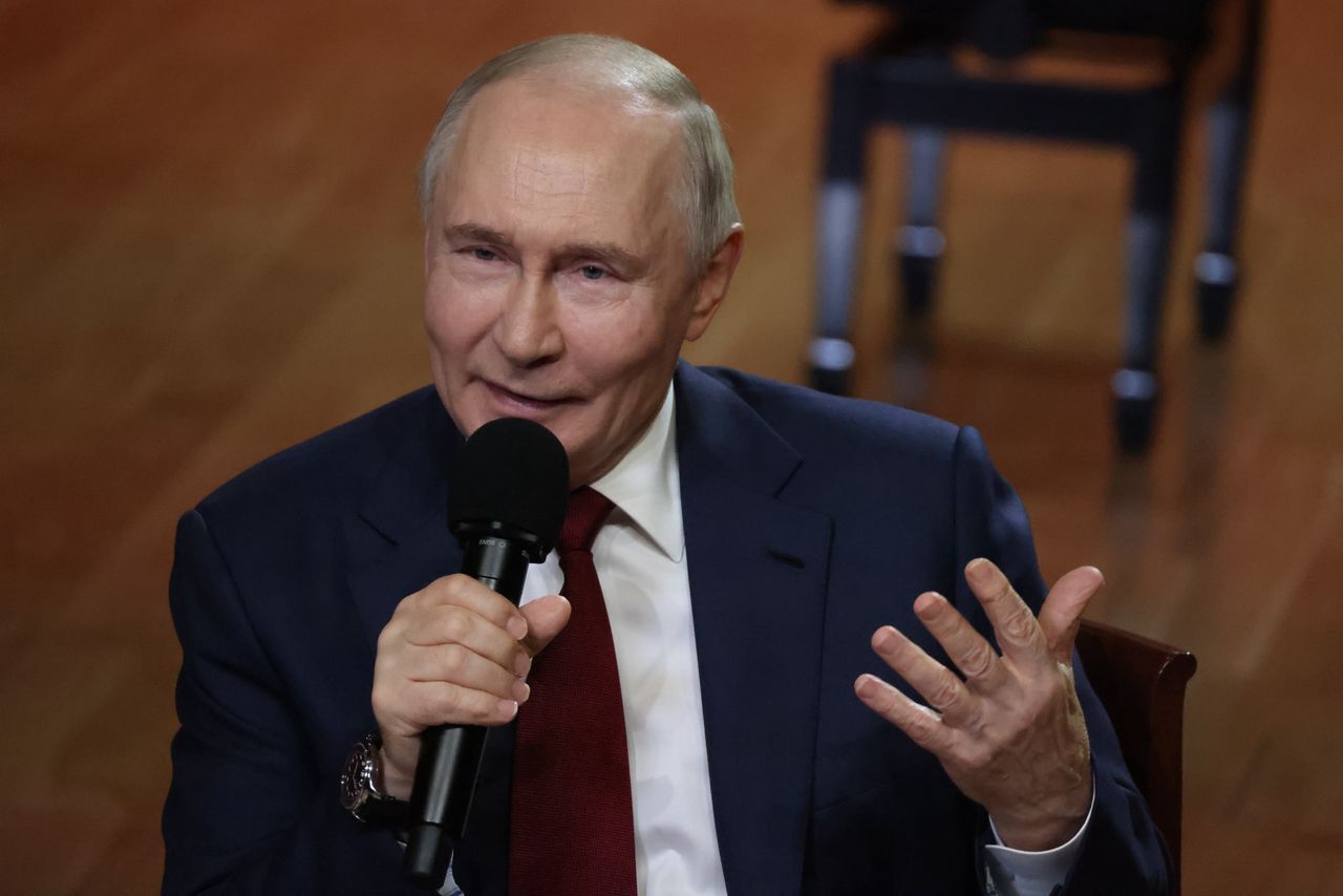 Wie Putins Politik sich wandelte – von Verhandlungen zur Krim-Annexion