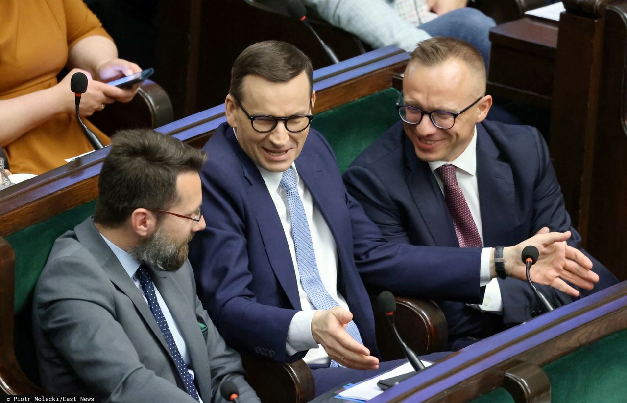 Pił wino, gdy obradował Sejm. Został przyłapany