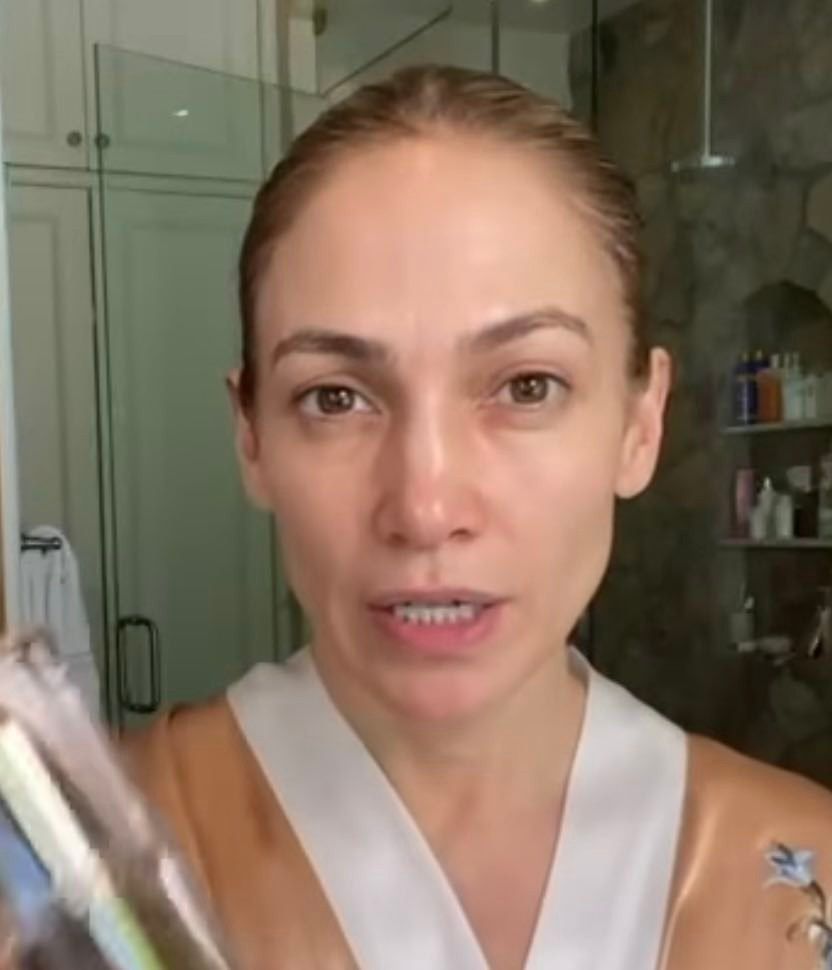 Jennifer Lopez prezentuje twarz bez makijażu