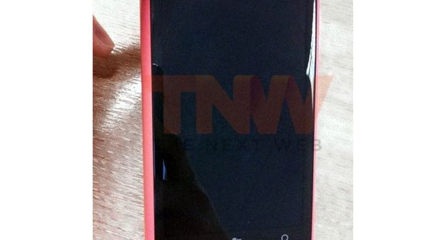 Nokia 800 wycieka godziny przed premierą 1