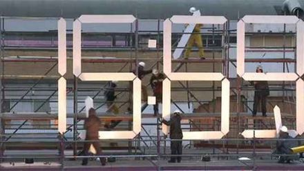 Standard Time - zegar obsługiwany przez 70 osób! (wideo) 1