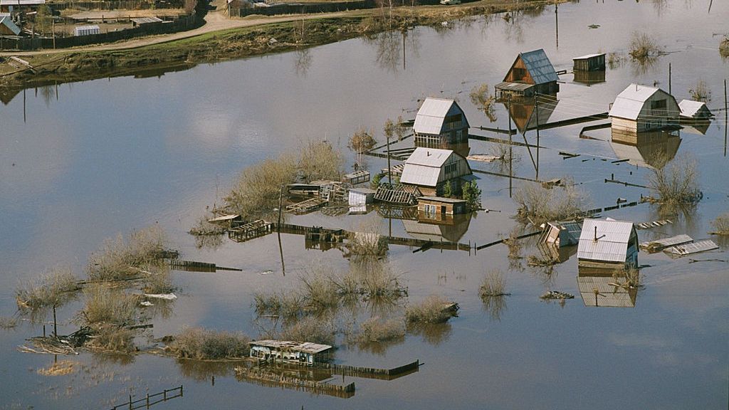 Wielka powódź na Syberii. Woda zalała wiele domów oraz złoża uranu