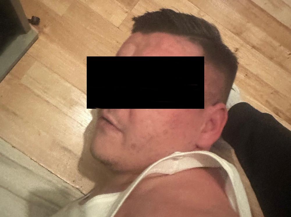 Włamanie do salonu jubilerskiego. Policja pokazała zdjęcia.
