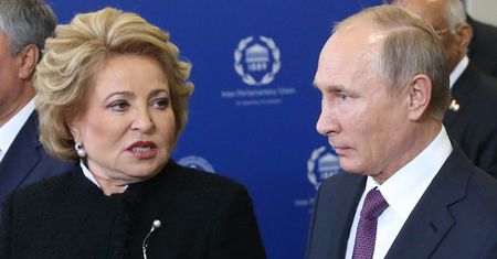 Chce "uszczęśliwić" Rosjan. "Jak z Orwella"