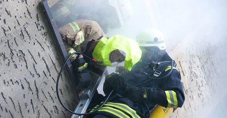 Z jakiego telefonu korzystają służby? Innowacje dla ratownictwa