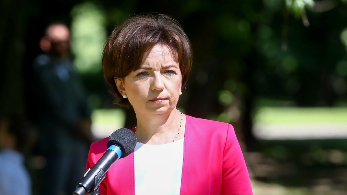  Tylko złożenie wniosku o 500 plus do końca czerwca gwarantuje, że świadczenie zostanie wypłacone z wyrównaniem - twierdzi Marlena Maląg.