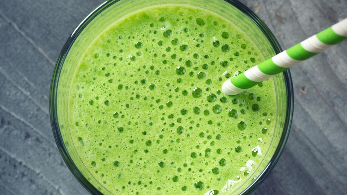 Smoothie na kaca. Prosty przepis (WIDEO)