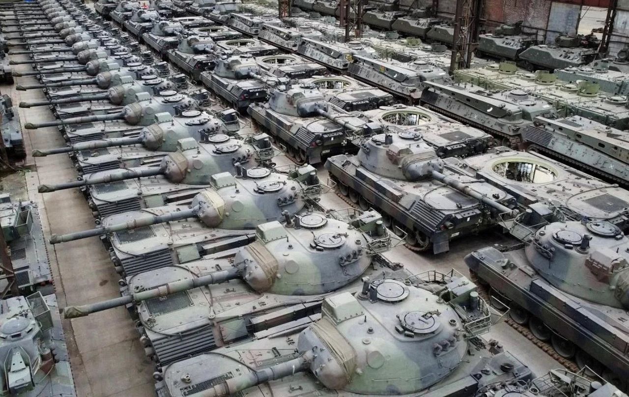 Czołgi Leopard 1 w magazynie