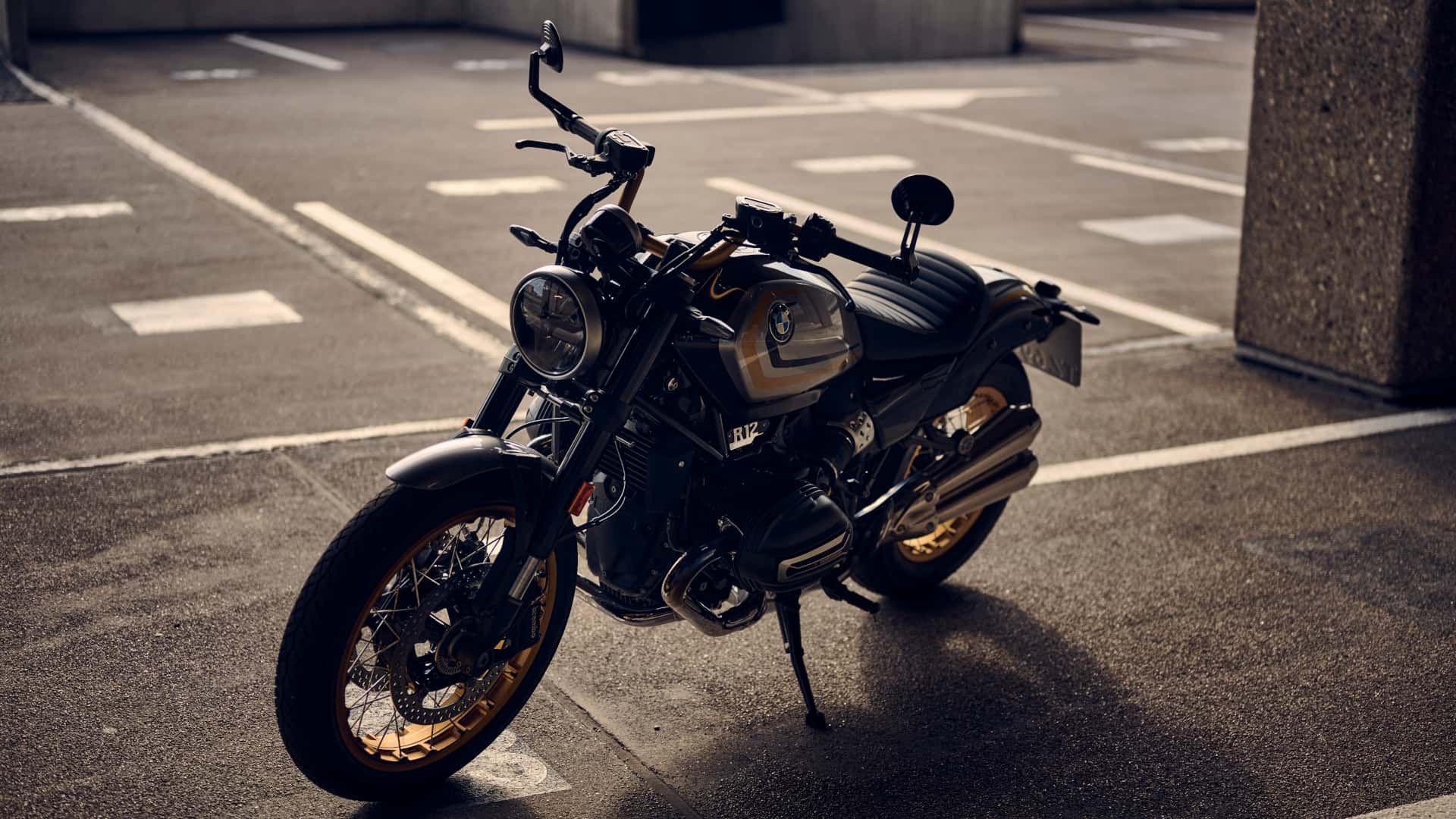 BMW R12 na rok 2024