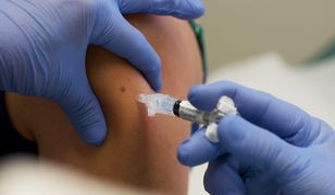 Szczepienia. W poniedziałek do Polski trafi 870 tys. dawek preparatu Pfizer