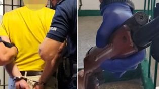 Dramatyczna akcja policji. Pojechali pomóc mężczyźnie, w mieszkaniu wycelował w nich broń