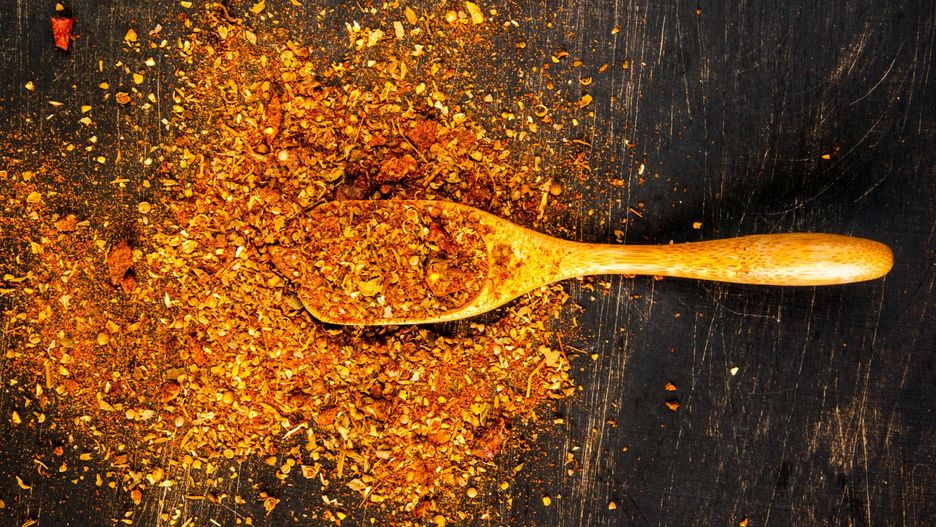 Danie przyprawione czubrycą [123rf.com]