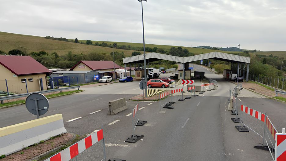 Przejście graniczne między Leluchowem a wsią Čirč