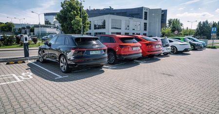 Co czwarte nowe auto w Polsce sprzedaje Grupa Volkswagen. Chce nas przeprowadzić do elektryków