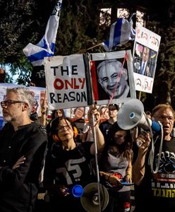 Tłum protestujących przed rezydencją Netanjahu. "Do pudła!"